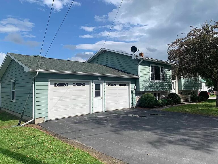 119 Center St, Richford, VT